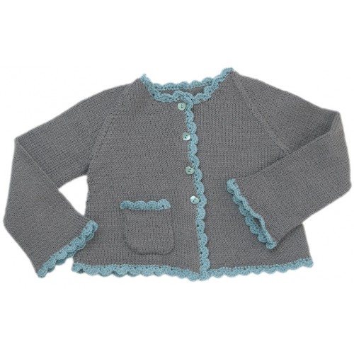 Cardigan with scalloped edges