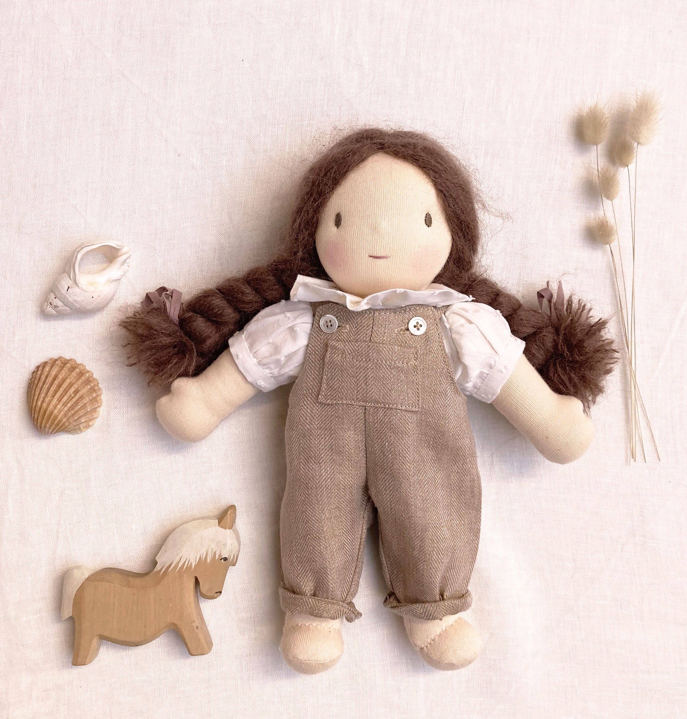 French sewing pattern for Happy to see you doll : overall Charlie